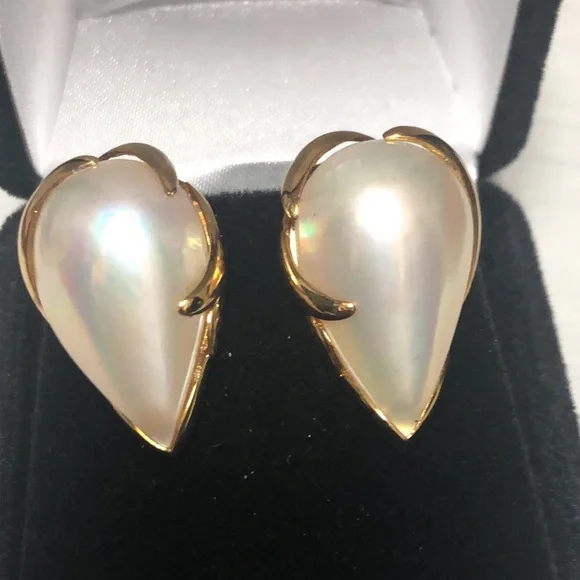 Vintage, Mane Pearl Drop Earrings - 14k Yellow Gold Teardrop Pierced Omega
